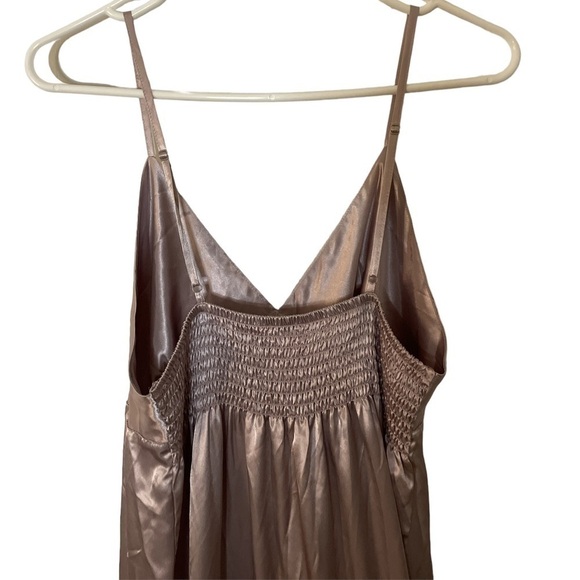 La Vie en Rose Blush Pink Satin Nightgown Tiered Large - Picture 5 of 6